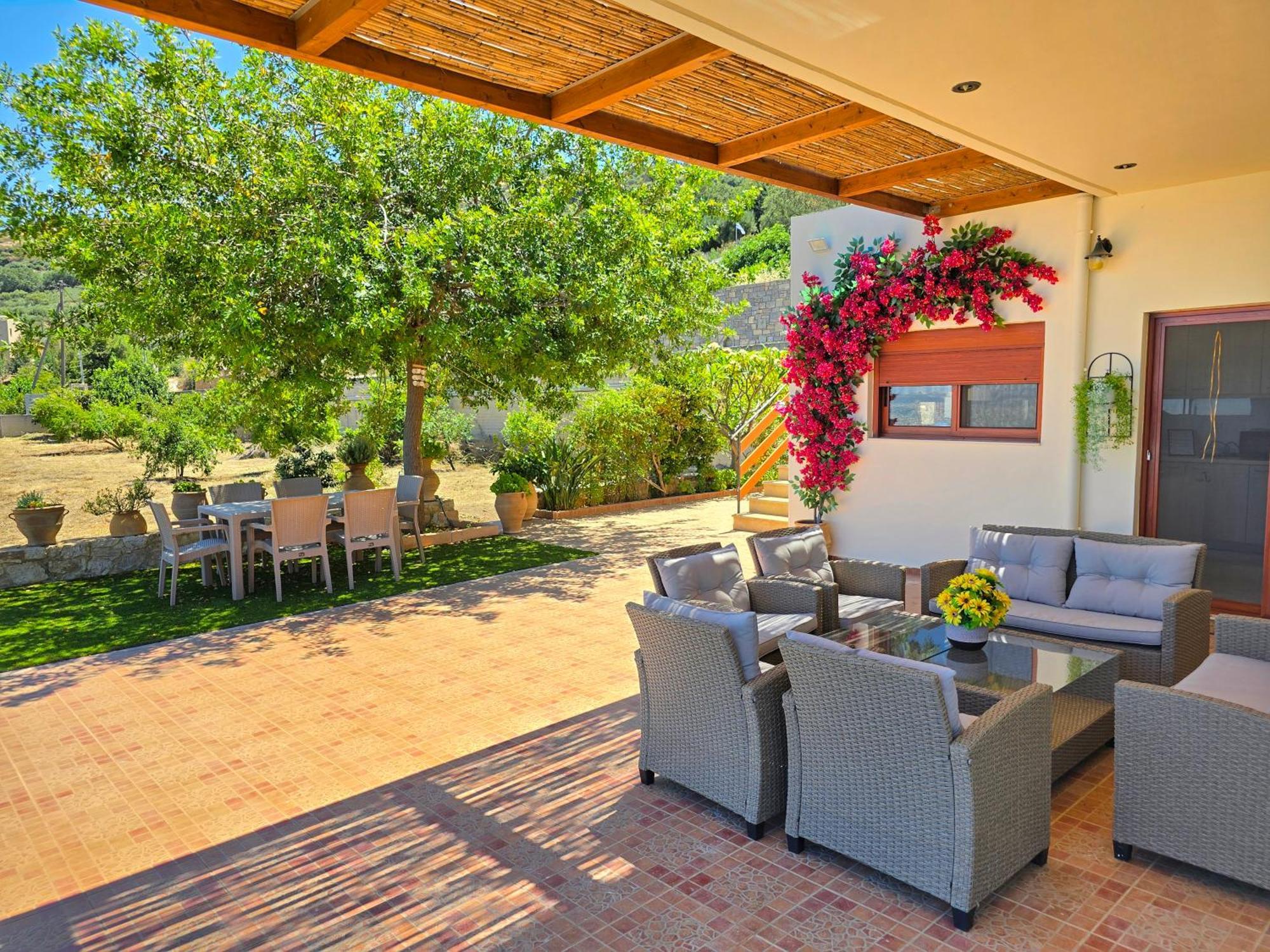 Villa Balcony, Cozy Villa With Amazing View Rodhiá المظهر الخارجي الصورة